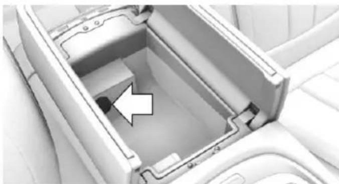 BMW 750Li xDrive (2015) - Front center armrest - 1