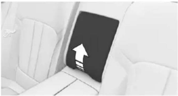 BMW 750Li xDrive (2015) - Storage compartment in the rear - 1