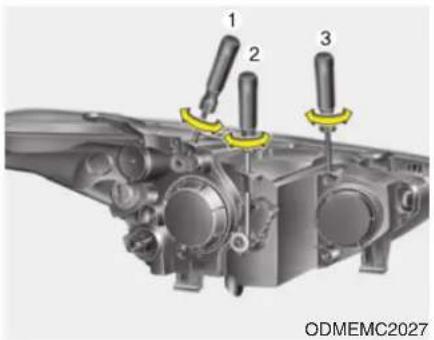 HYUNDAI Sante Fe (2015) - Scheinwerfer und Nebelscheinwerfer einstellen (für Europa) - 1