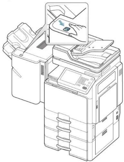 SAMSUNG MultiXpress 8240NA - Verwenden des manuellen Hefters - 2