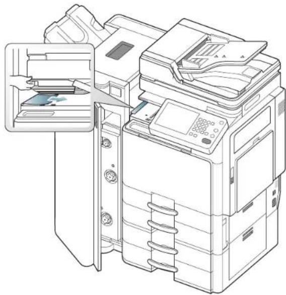 SAMSUNG MultiXpress 8240NA - Papierstau am Eingang des Broschüren-Finishers (nur der 3.250-Blatt-Broschüren-Finisher) - 4