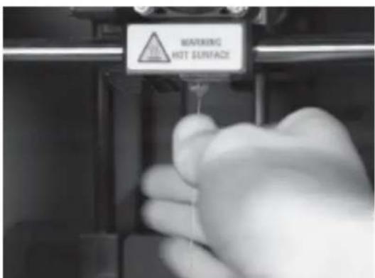 MakerBot Replicator 2 MB1036 - Entfernen Sie den extrudierten Kunststoff - 1