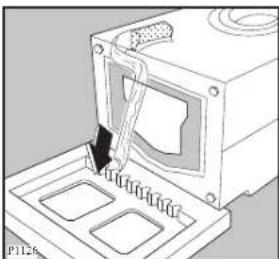 Zanussi-Electrolux FXC 1206 - Entfernen der Transportsicherung - 4