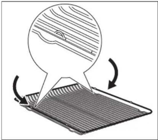 ELECTROLUX EBL2CN - Einsetzen des Zubehörs - 1