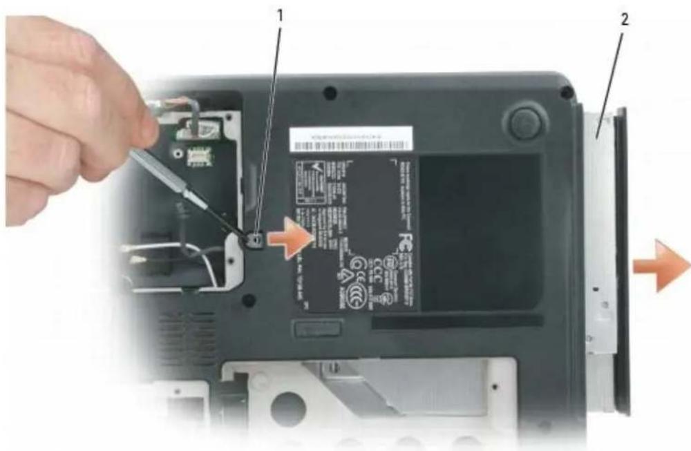 DELL XPS M140 - Removing the Optical Drive - 4