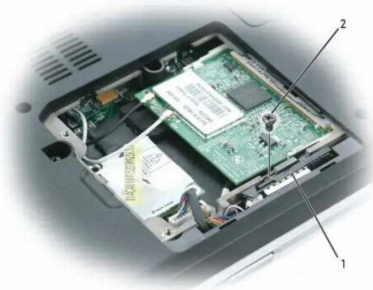 DELL XPS M140 - Removing the Bluetooth Module - 4