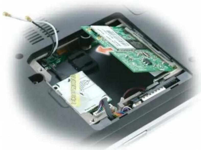 DELL XPS M140 - Removing the Mini PCI Card - 6