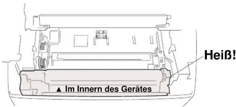 Heiß! ▲ Im Innern des Gerätes