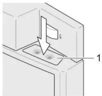 Adria Alpina 763 (2012) - Closing the refrigerator Dometic 7 series: - 1