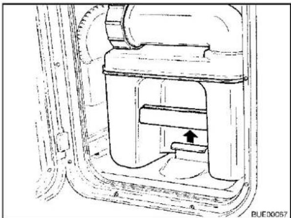 Bürstner Flipper (2005) - Toilette vorbereiten: - 3