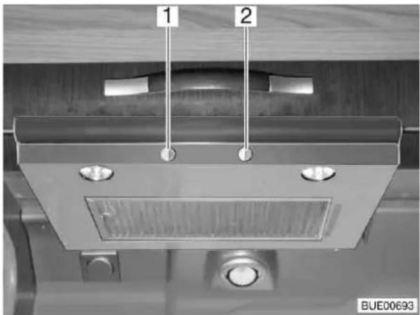 Bürstner Belcanto (2006) - Kühlschrank-Lüftungsgitter abnehmen - 1