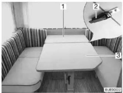 Bürstner Averso (2008) - Hängetisch und Schwenktisch - 1