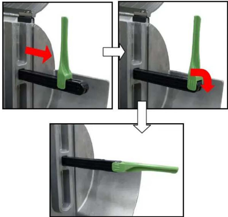 Kroy K4730 - Loading Roll Labels - 2