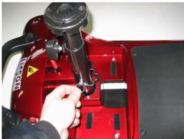 Lecson HS-300E - B.2 Höhenverstellung des Sitzes (Abb. 3) - 1