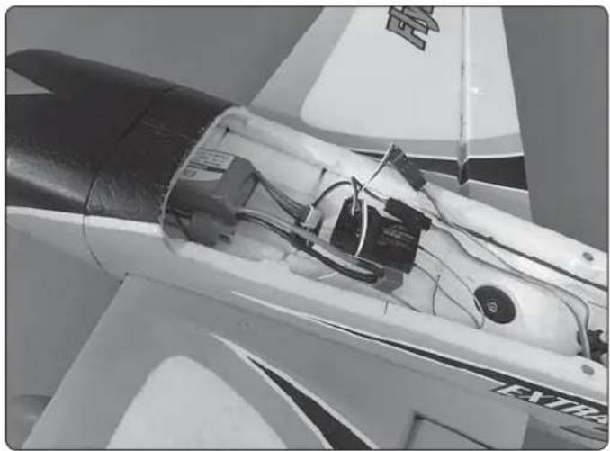 Flyzone Extra 300 SX - Check/Set the Control Throws - 1