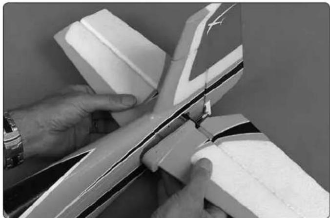Flyzone Extra 300 SX - ASSEMBLY - 3