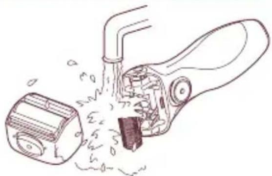 PANASONIC ES2207 - Cleaning - 1