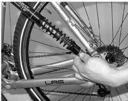 CENTURION City Speed 8 EQ - Einstellen der Zugstufendämpfung - 2