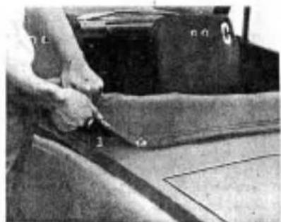 Datsun Sports 2000 (1970) - SOFT TOP (How to raise and lower) - 3