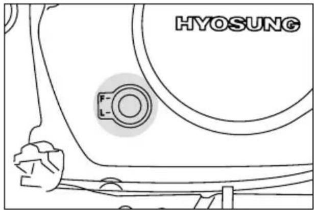 HYOSUNG GT250FI - ● ENGINE OIL LEVEL CHECK - 1