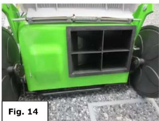 Zipper ZI-BRM35 - Remove the mulch wedge: - 1