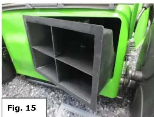 Zipper ZI-BRM35 - Remove the mulch wedge: - 2