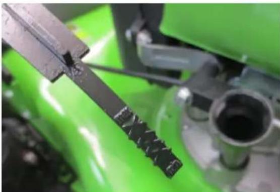Zipper ZI-BRM40 - Fill with oil - 2
