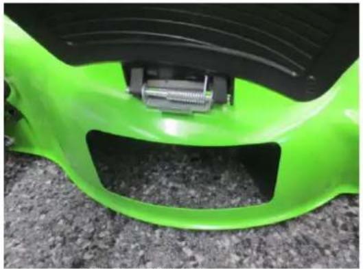 Zipper ZI-BRM40 - Hinweis: Nur durchführen mit angehaltenem Motor und vollständigem Stillstand des Schneidemessers! - 1