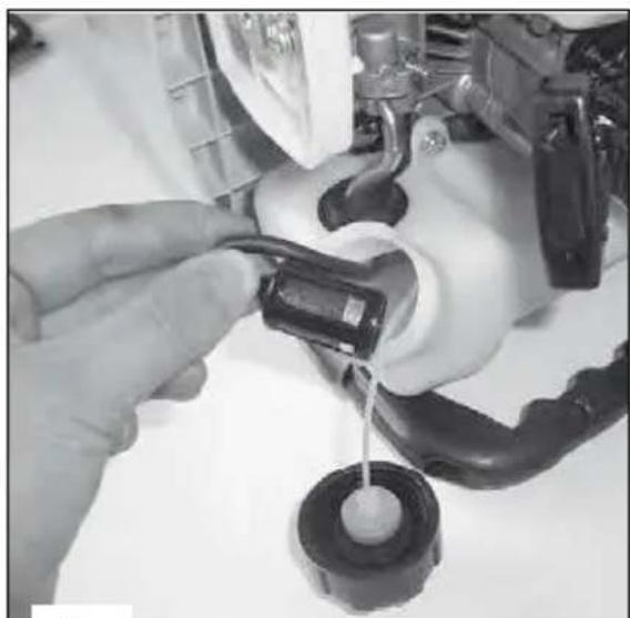 Hecht 926 R - PRÜFEN DES KRAFTSTOFFFILTERS - 1