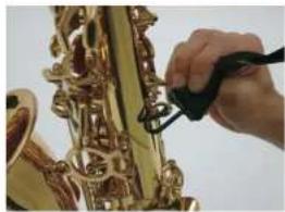 J.Michael TN-900 - Holding the instrument - 1
