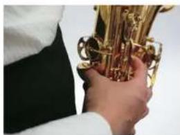 J.Michael TN-600 - Holding the instrument - 8