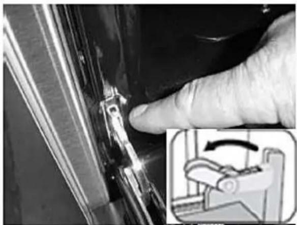 PKM BIC7 GK IX-3 - Removing of the door - 1