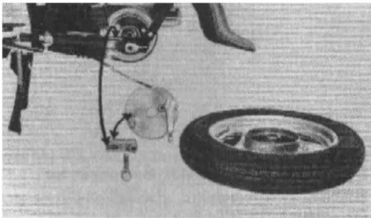 Simson SR80 - Aus- und Einbau des Hinterrades - 1