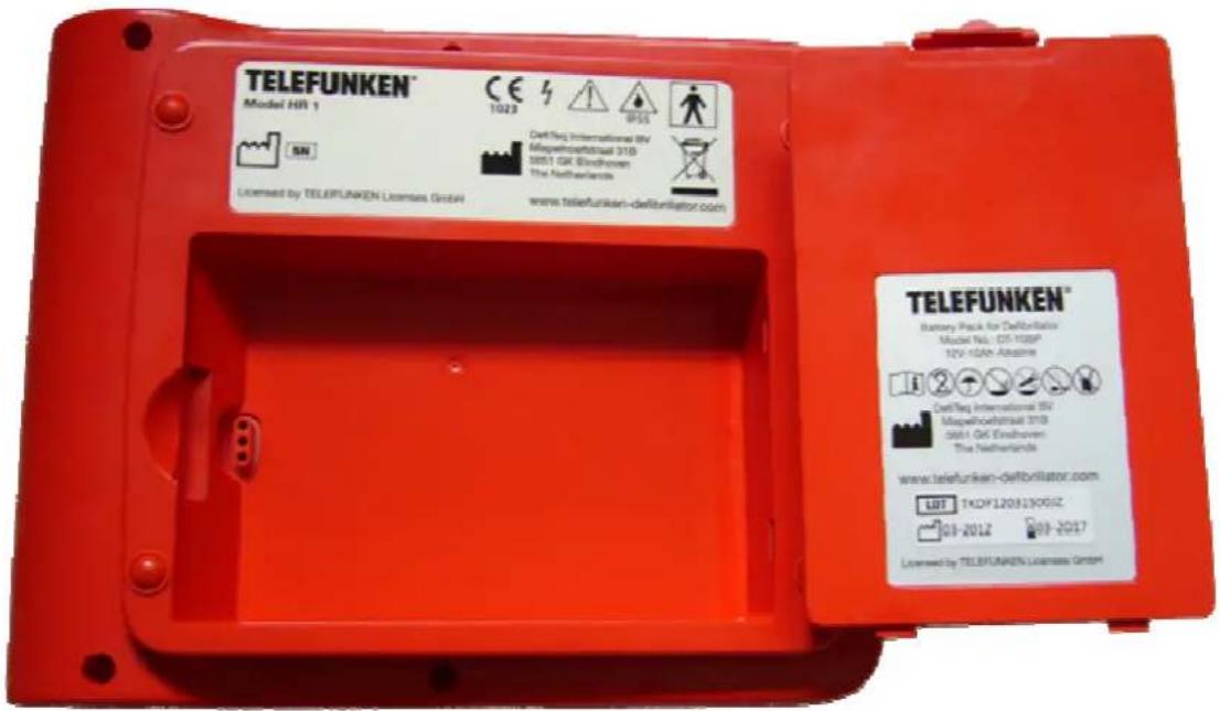 TELEFUNKEN® Model HR 1 CE 1023 IP-55 Deffing International BV Magelhochstrahl 3TB SBS1 GB Endehorn The Netherlands Licensed by TELEFUNKEN Licensee GmbH www.telefunken-delfbillator.com TELEFUNKEN® Battery Pack for Deffibillator Model No.: DS-108P 12V-10AH-Adobe Deffing International BV Magelhochstrahl 3TB SBS1 GB Endehorn The Netherlands www.telefunken-delfbillator.com LDT TKDP12031300JZ 03-2012 03-2017 Licensed by TELEFUNKEN Licensee GmbH