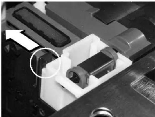 PITNEY BOWES DM900 - Changing the Wiper Blade Assembly - 2