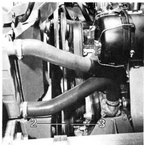 Linde H35 T - Keilriemen prüfen - 3