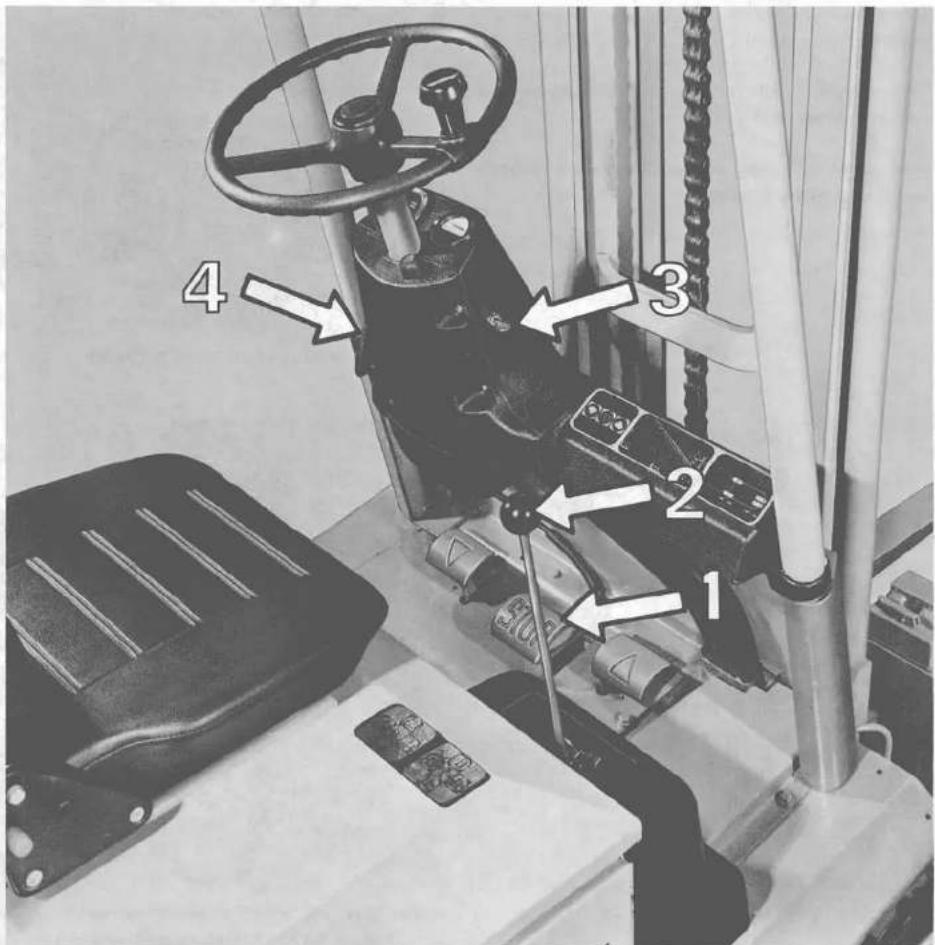 Linde E15 S - Einstellanweisung für Pedalwerk und Hand-Feststellbremse. - 6