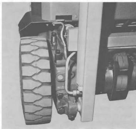 Linde E15 S - Überprüfung der Kohlebürsten (Werkstattarbeit) - 4