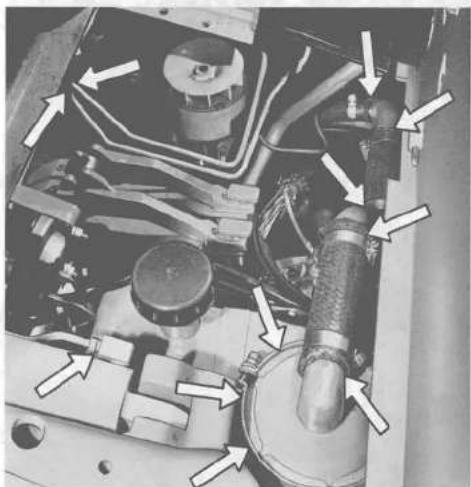 Linde E15 S - Dichtheit der Arbeits- und Lenkhydraulik prüfen - 1