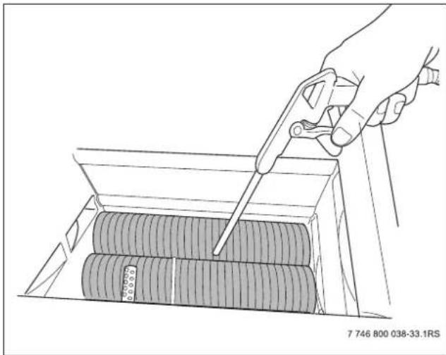 BUDERUS Logamax plus GB162-45 - Vorsicht: Anlagenschaden durch falsches Reinigungsmittel. - 2