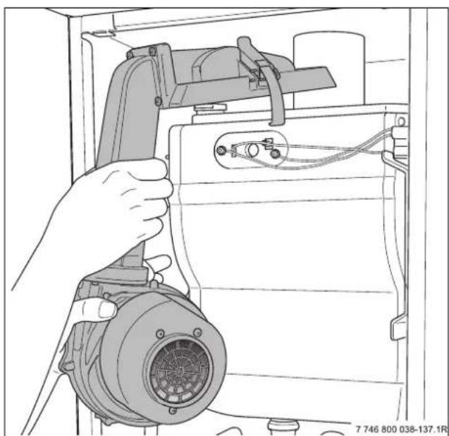 BUDERUS Logamax plus GB162-45 - Wärmetauscher und Brenner reinigen - 6