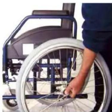 Uniroll 1.300 UF - Abnehmen der Antriebsräder mit Steckachse Code 117 und Code 119 - 1
