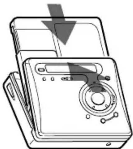 SONY MZ-G750PC - Inserire un MD. - 2