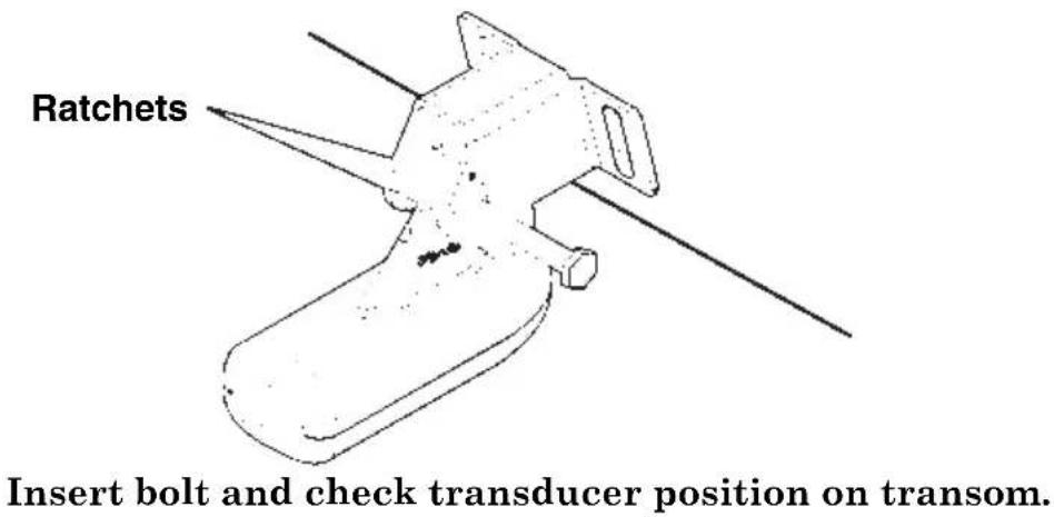 LOWRANCE LMS-320DF - Aligning the transducer on the transom. - 1
