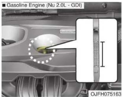 KIA Optima PHEV (2017) - Checking the engine oil level - 1
