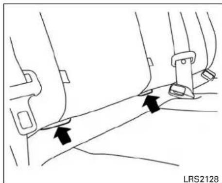 Technical line drawing of a car seatbelt with two arrows indicating movement or force (no text or symbols)