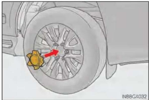 LEXUS GX 460 (2018) - Installing the spare tire - 5