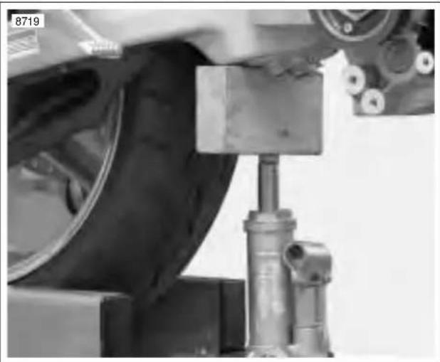BUELL XBR Firebolt (2003) - Installing Engine in Frame - 1