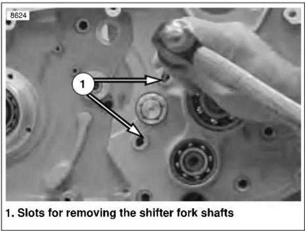 BUELL XBR Firebolt (2003) - TRANSMISSION REMOVAL FROM LEFT CRANKCASE - 1