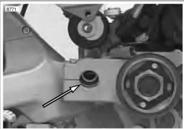 BUELL XBR Firebolt (2003) - Installing Engine in Frame - 2